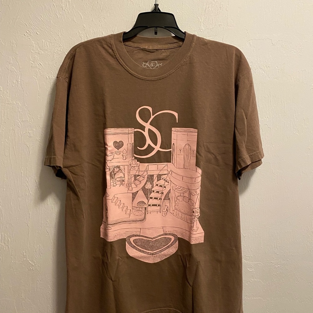 Sabrina Carpenter Short n’ Sweet House Tour Short Sleeve Graphic Tee Size Large